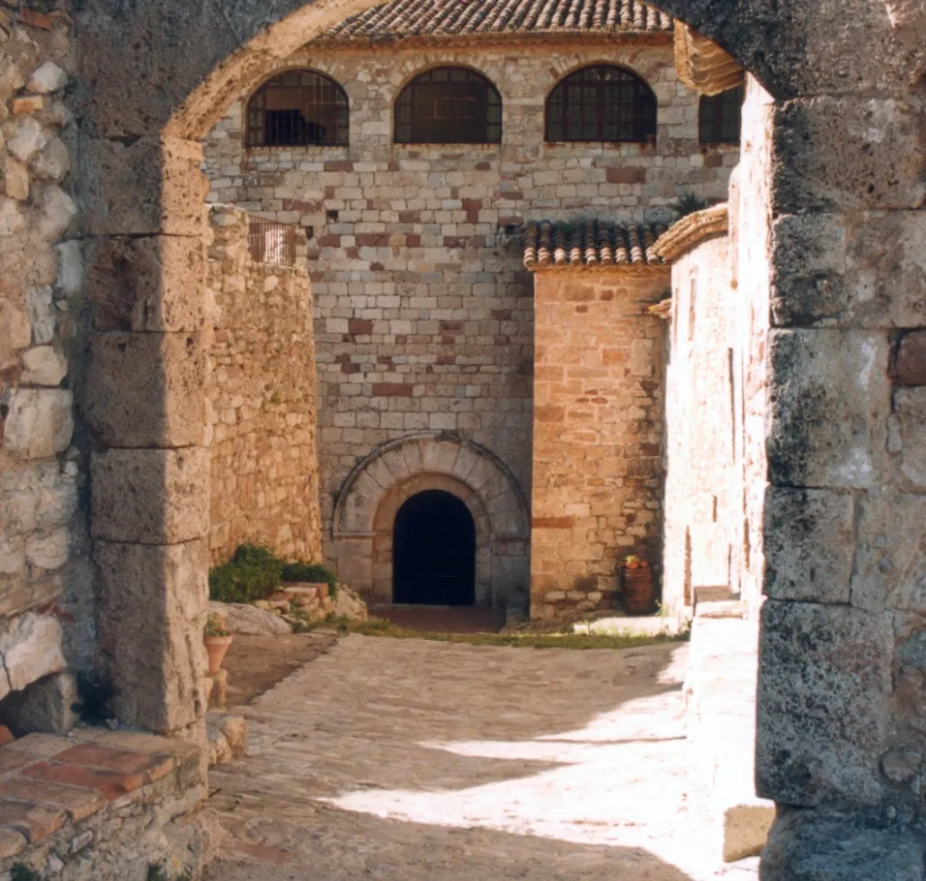 Mediona